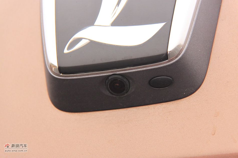 2011款纳智捷大7 SUV 2.2T自动旗舰型