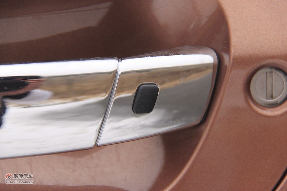 2011款纳智捷大7 SUV 2.2T自动旗舰型