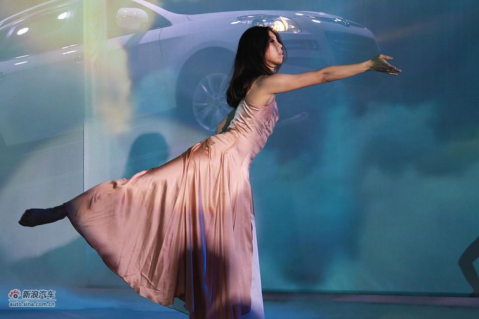 纳智捷大7 SUV下线现场舞蹈表演