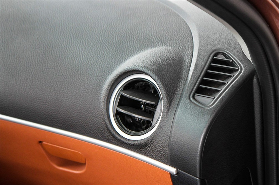 2014款 荣耀典藏版 2.2T AT 两驱智慧型 内饰