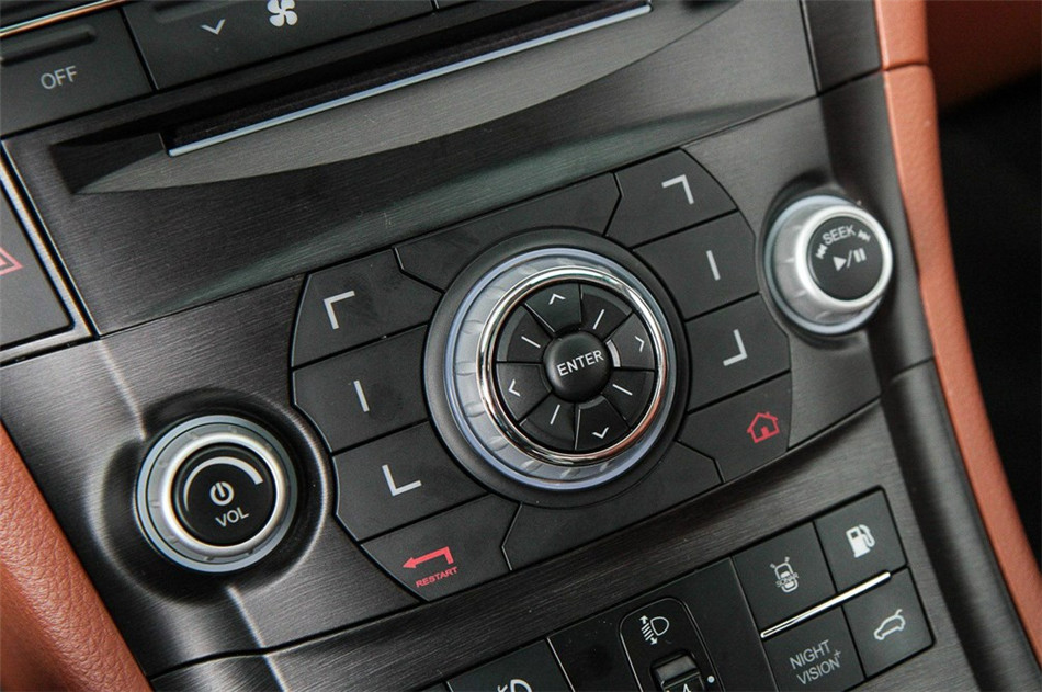 2014款 荣耀典藏版 2.2T AT 两驱智慧型 内饰