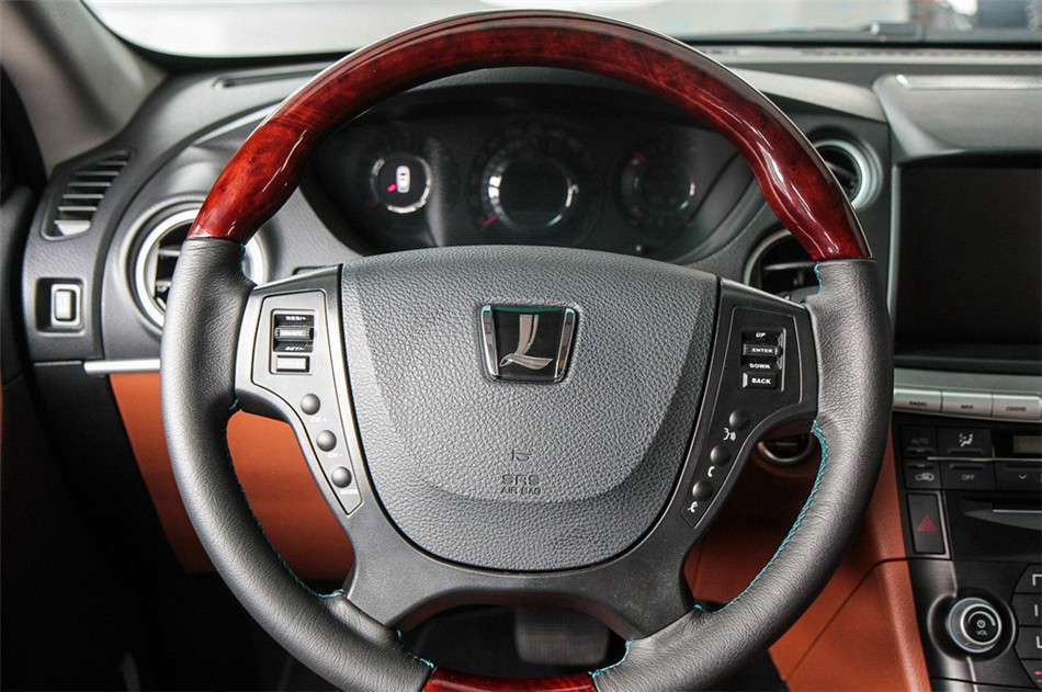 2014款 荣耀典藏版 2.2T AT 两驱智慧型 内饰