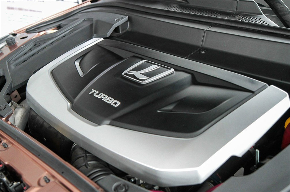 2014款 荣耀典藏版 2.2T AT 两驱智慧型 引擎底盘