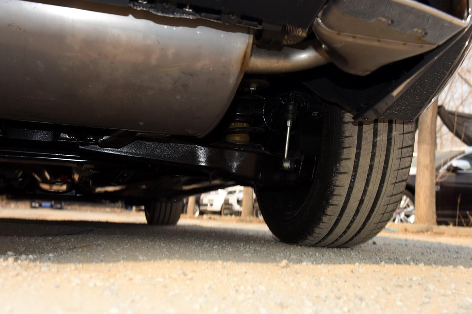 2017款 T5 智尊版 引擎底盘