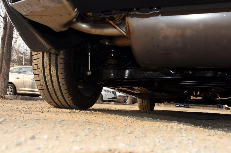 2017款 T5 智尊版 引擎底盘