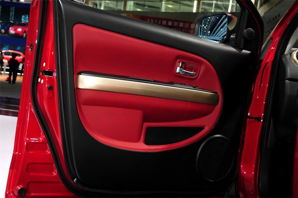 哈弗M4 2013款 1.5L MT 春节限量版 空间