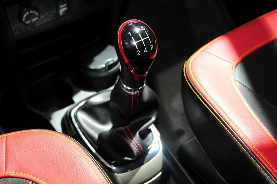 哈弗M4 2013款 1.5L MT 春节限量版 空间