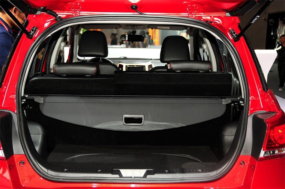 哈弗M4 2013款 1.5L MT 春节限量版 空间