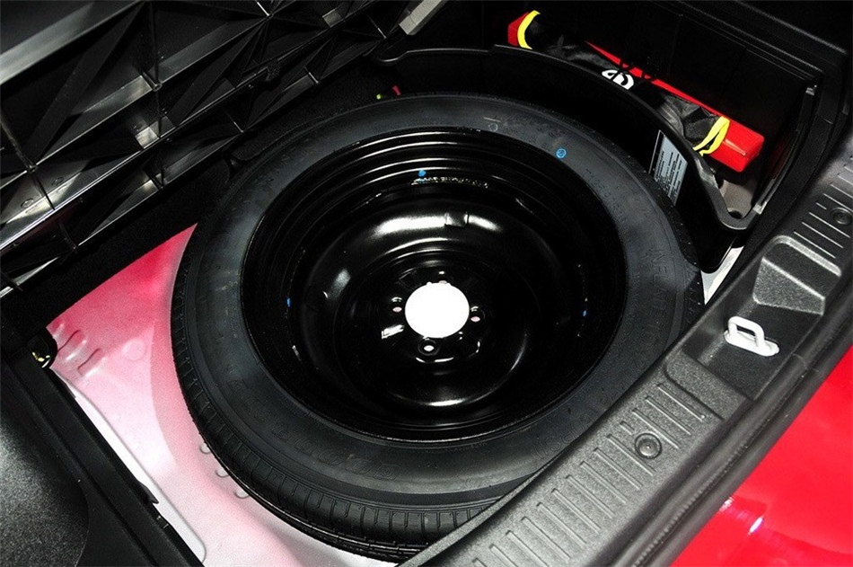 哈弗M4 2013款 1.5L MT 春节限量版 细节