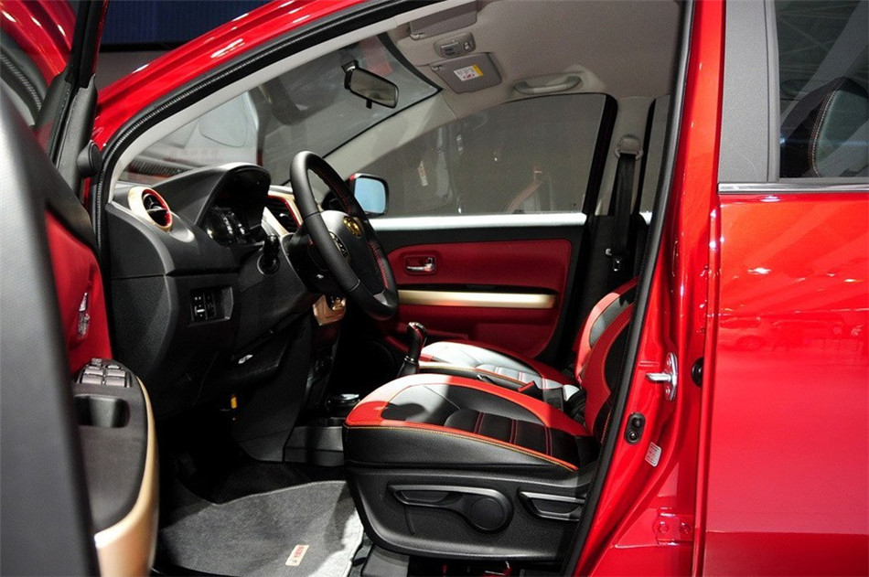 哈弗M4 2013款 1.5L MT 春节限量版 细节