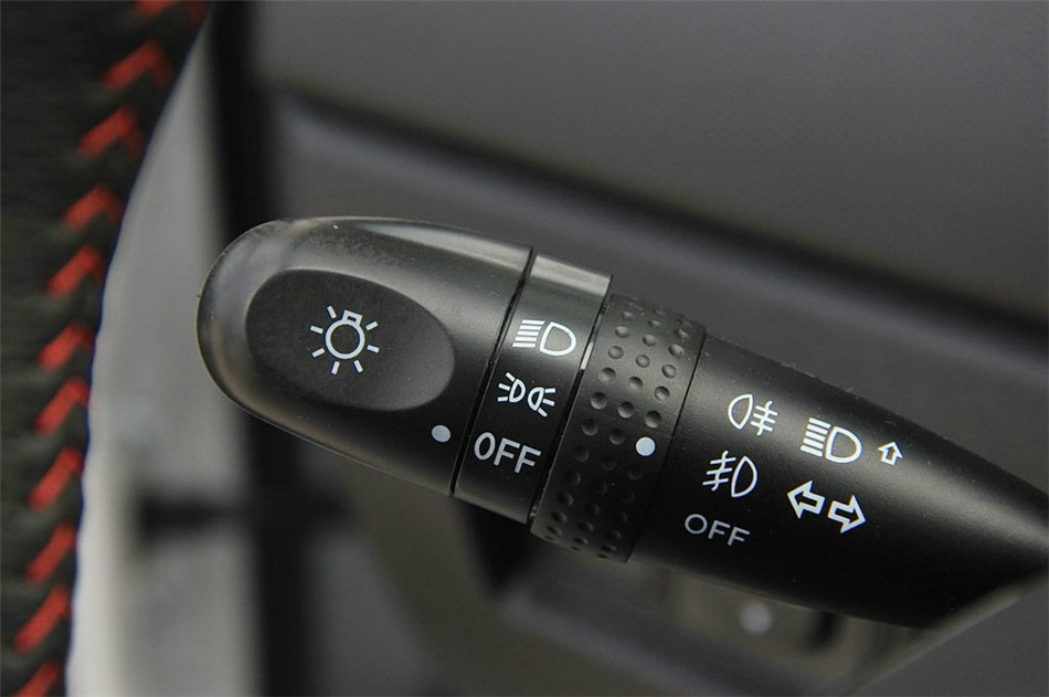 2014款 1.5L 两驱 MT 舒适型 内饰