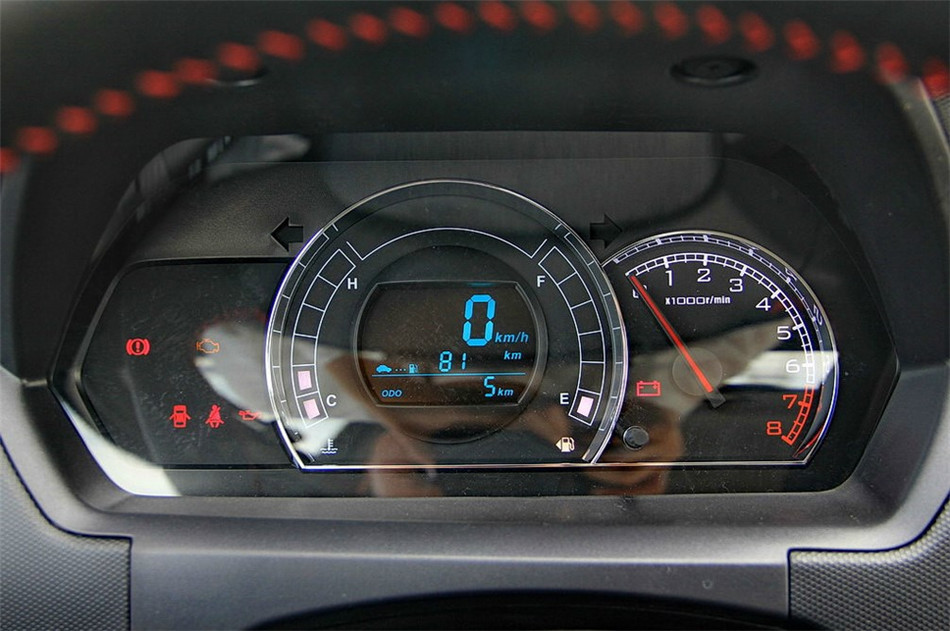 2014款 1.5L 两驱 MT 舒适型 内饰