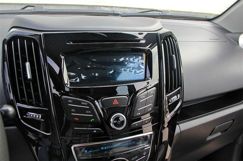 2014款 1.5L 两驱 MT 舒适型 内饰