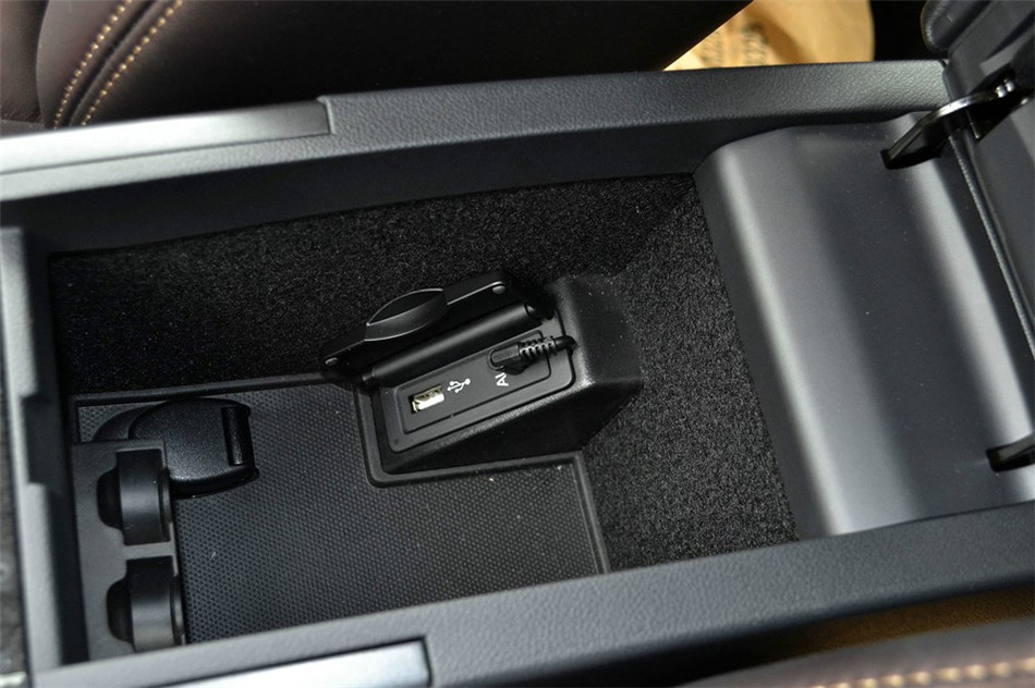 塔利斯曼 2012款 3.5L AT Nappa行政版 空间