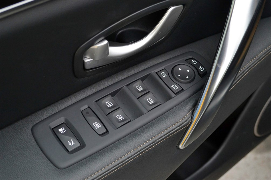 塔利斯曼 2012款 3.5L AT Nappa行政版 空间