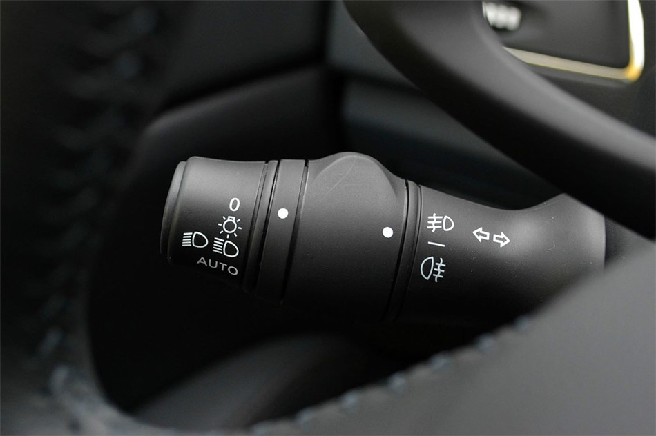 塔利斯曼 2012款 3.5L AT Nappa行政版 内饰