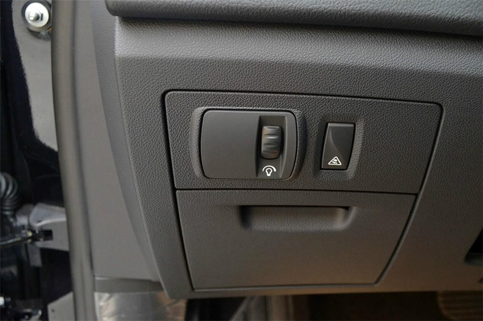 塔利斯曼 2012款 3.5L AT Nappa行政版 内饰