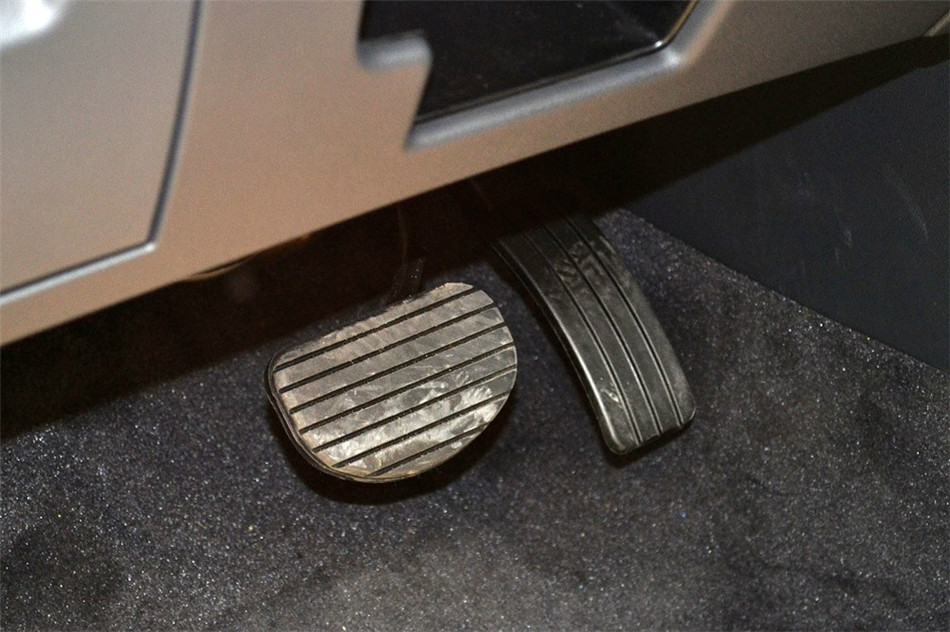 塔利斯曼 2012款 3.5L AT Nappa行政版 内饰