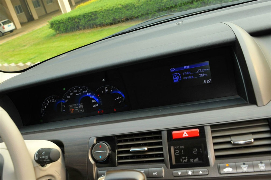 2012款艾力绅2.4 VTi豪华版