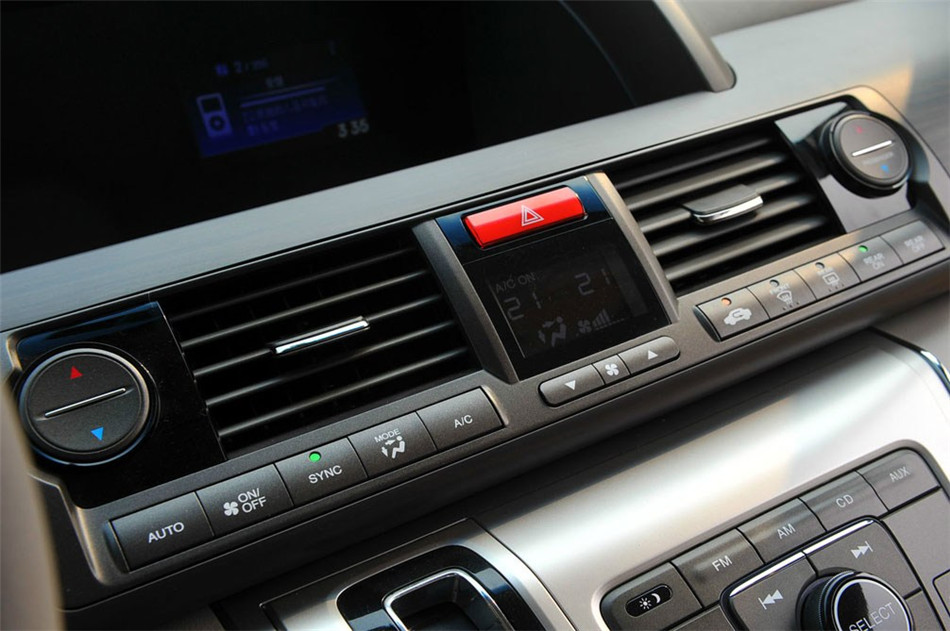 2012款艾力绅2.4 VTi豪华版