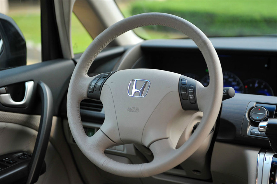 2012款艾力绅2.4 VTi豪华版