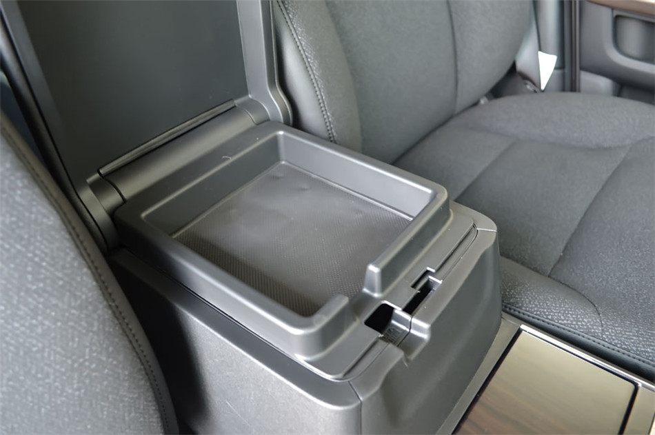 2012款艾力绅2.4 VTi豪华版