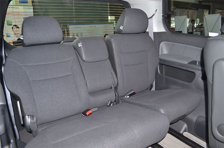 2012款艾力绅2.4 VTi豪华版