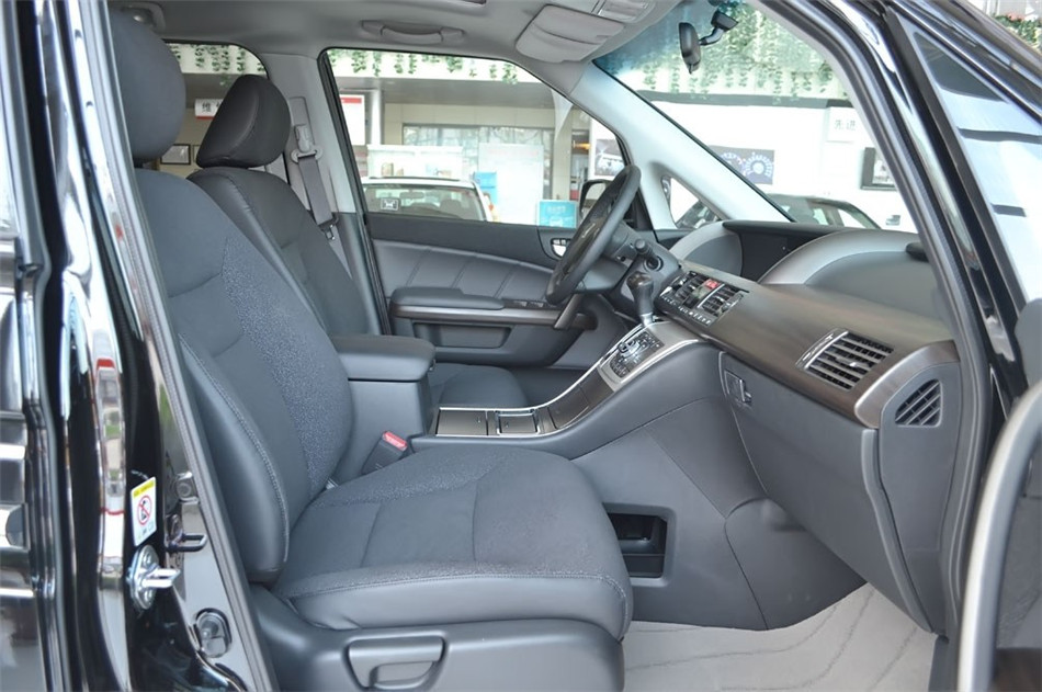 2012款艾力绅2.4 VTi豪华版