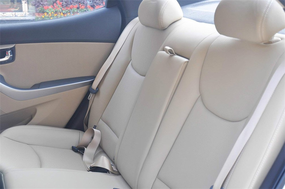 2012款朗动1.8L手动尊贵型