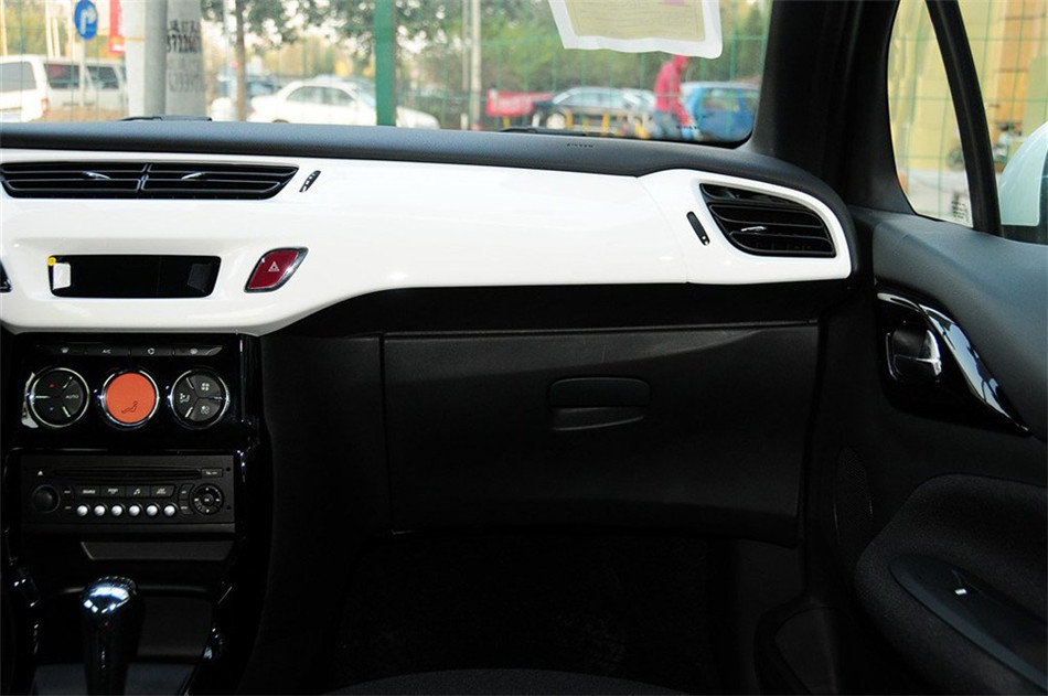 2012款DS3 1.6L自动时尚版