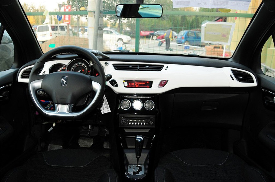 2012款DS3 1.6L自动时尚版