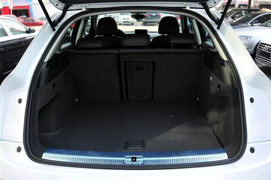 2012款 35 TFSI舒适型 座椅空间