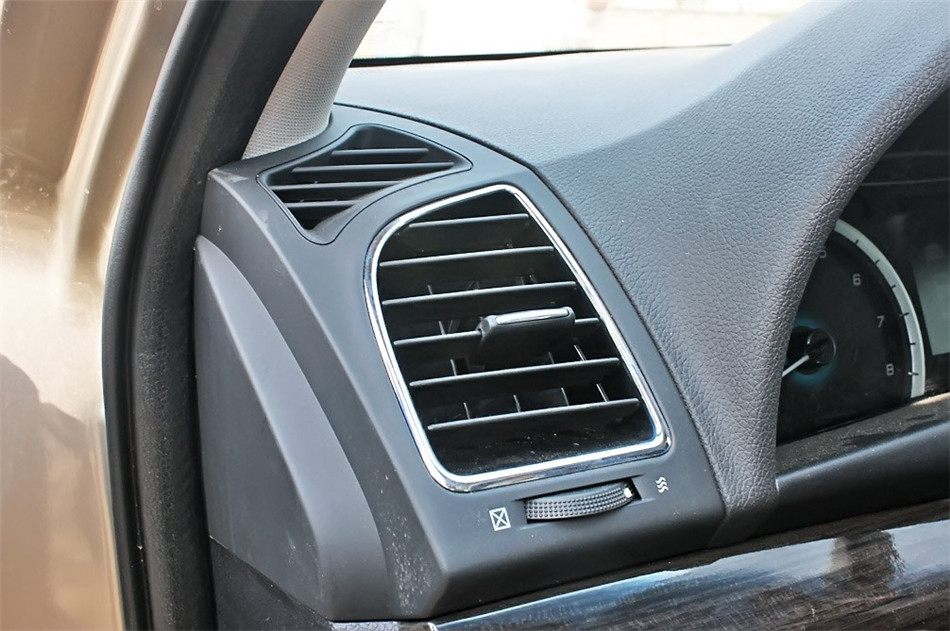 2013款 1.8T 自动旗舰 内饰