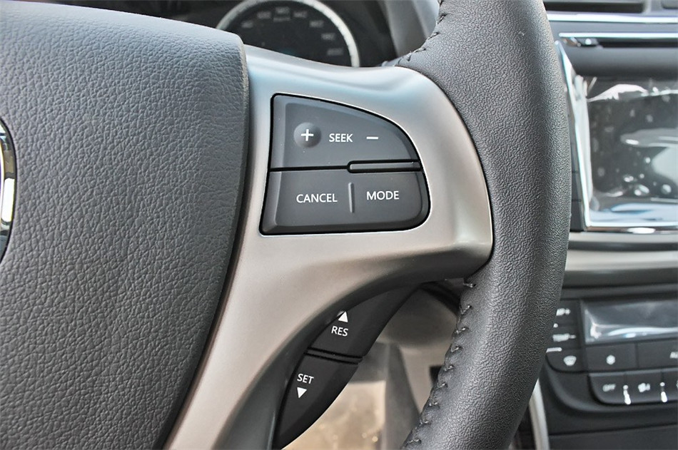 2013款 1.8T 自动旗舰 内饰