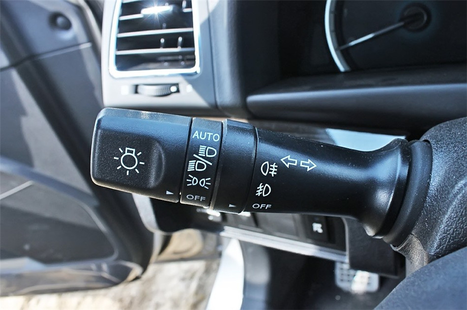 2013款 1.8T 自动旗舰 内饰