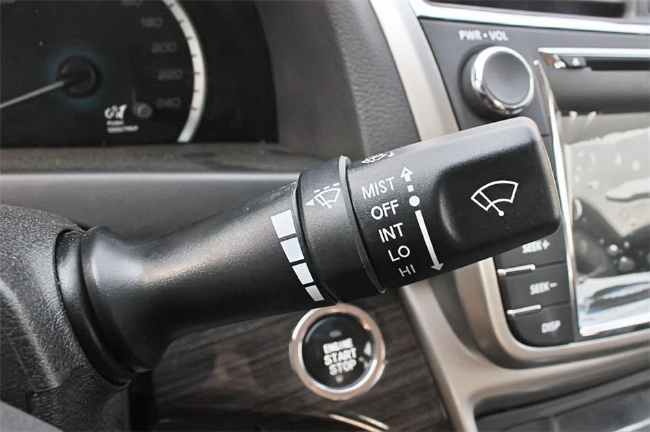 2013款 1.8T 自动旗舰 内饰