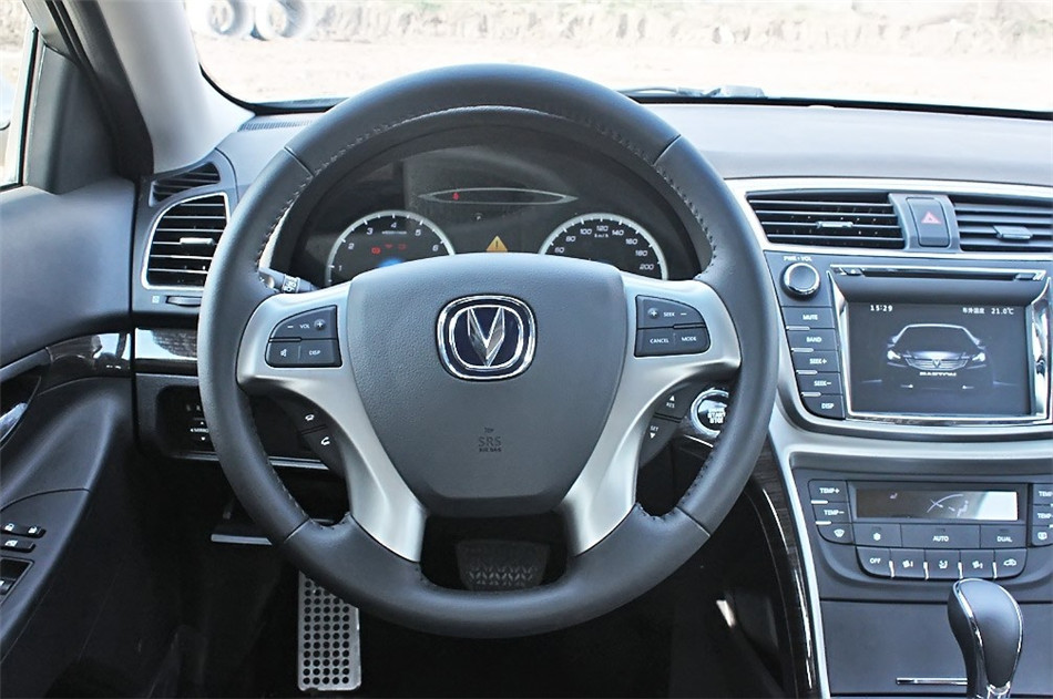 2013款 1.8T 自动旗舰 内饰