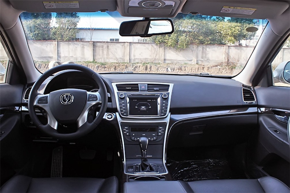 2013款 1.8T 自动旗舰 内饰