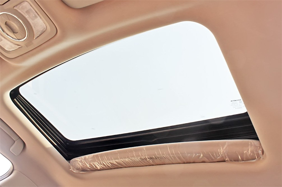 2013款 1.8T 自动旗舰 座椅空间