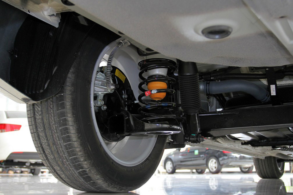 起亚K3 2013款 1.6L AT GLS 引擎底盘