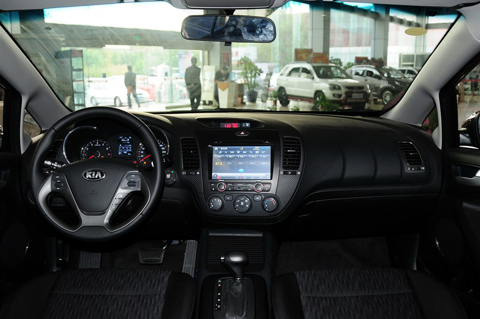 起亚K3 2013款 1.6L AT GLS 内饰