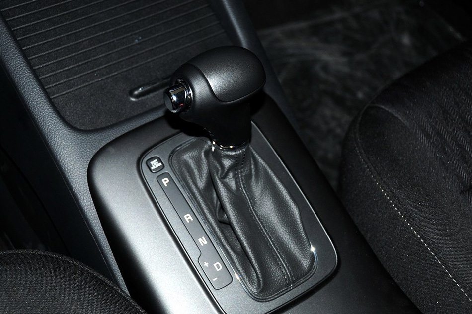 起亚K3 2013款 1.6L AT GLS 内饰