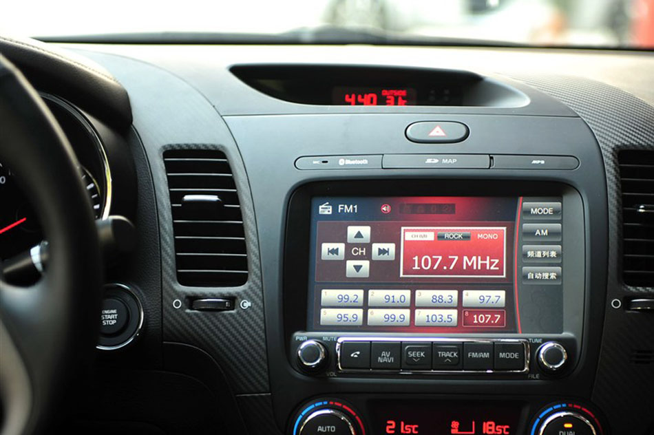 起亚K3 2012款 1.8L AT Premium 内饰