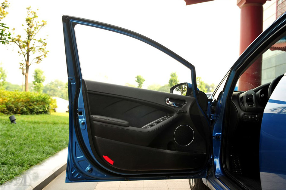 起亚K3 2012款 1.8L AT Premium 空间