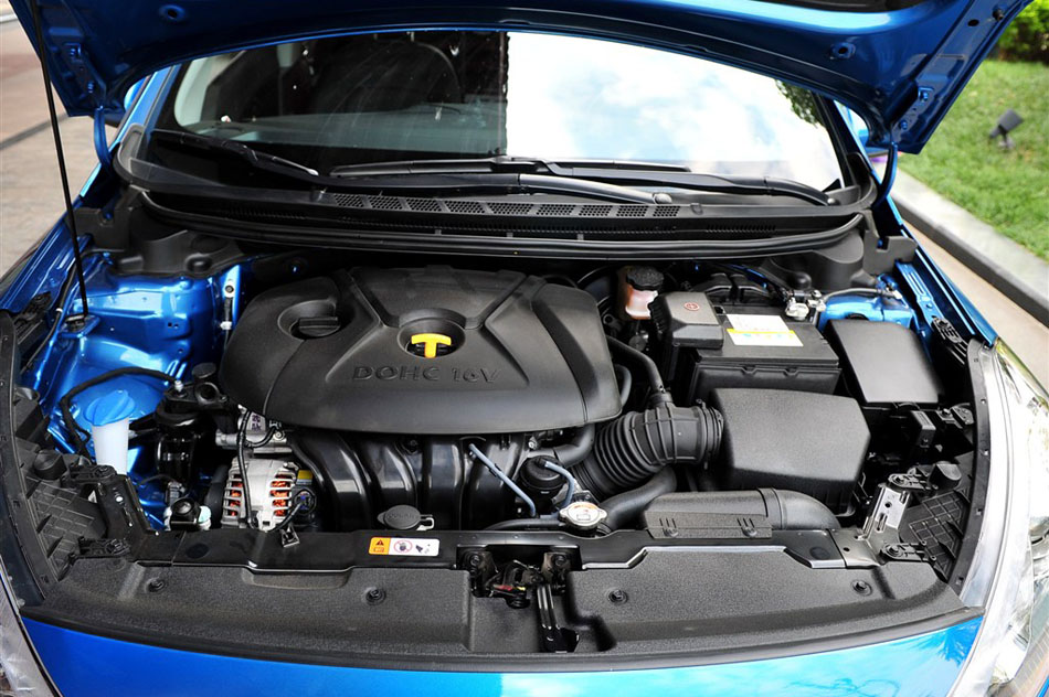 起亚K3 2012款 1.8L AT Premium 引擎底盘