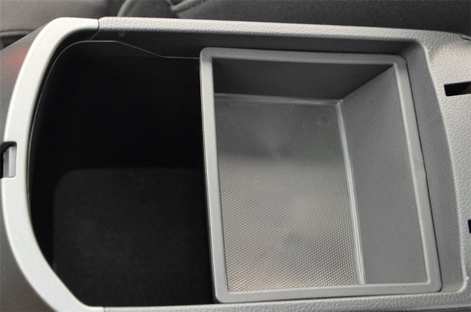 2015款 1.6L AT GLS 座椅空间