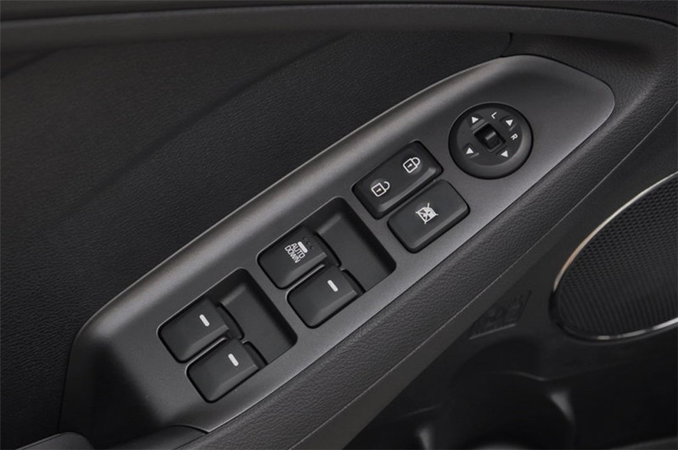 2015款 1.6L AT GLS 座椅空间