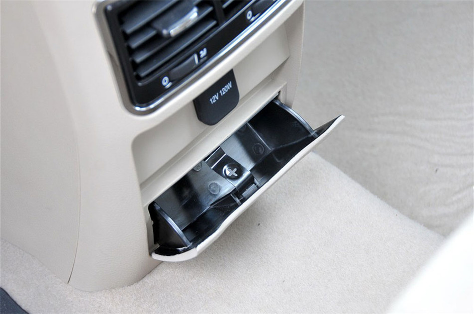 2012款 2.0L AT 舒适型 座椅空间