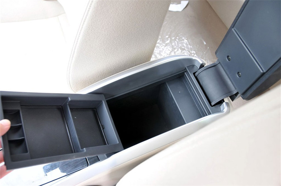 2012款 2.0L AT 舒适型 座椅空间