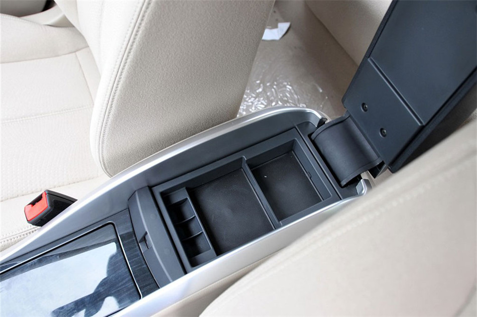2012款 2.0L AT 舒适型 座椅空间